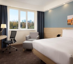 Номер стандарт с 1 двуспальной кроватью в Hampton by hilton Krasnodar