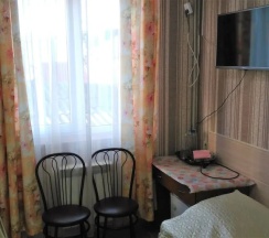 Трёхместный номер Comfort с балконом в Майский
