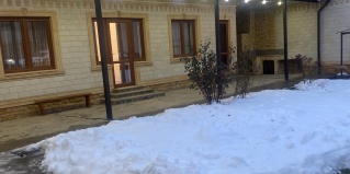 Барзикау: Коттедж White House