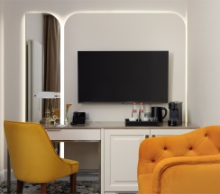 Делюкс с французским балконом в Петровка 26