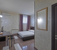 Стандарт в Мон Ами