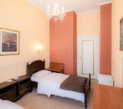 Двухместный номер с 2 односпальными кроватями в East-West