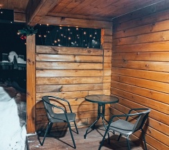 Семейный номер с видом на горы в Hub House