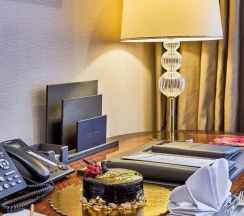 Двухместный номер Premium с балконом и с видом на город двуспальная кровать в Rixos President Astana