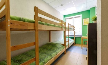 Верхнее место в четырехместном мужском номере в Yo! Hostel