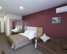 Улучшенный номер (дабл) в SKY LUX HOTEL