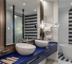 Номер Suite с двуспальной кроватью и диван-кроватью в Mercure