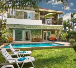 Вилла с 4 комнатами с балконом в Tropicana Pool Villa