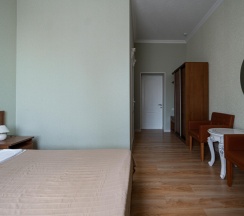 Номер полулюкс с 1 двуспальной кроватью в Djump hotel