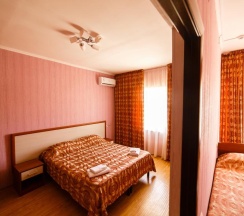 4-местный 2-комнатный номер люкс без балкона в Престиж