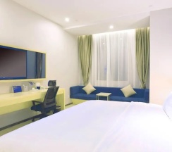 Двухместный номер Standard двуспальная кровать в Holiday Inn Express Jinan Exhibition Center by IHG
