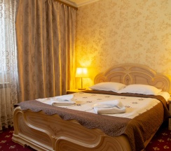 Номер люкс в Home Hotel