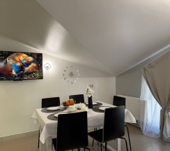 Апартаменты №11 "Семейный Люкс" на мансардном этаже в Саквояж