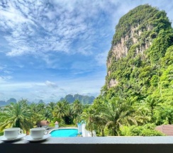 Двухместный номер Deluxe с видом на воду 2 отдельные кровати в P.N. Mountain Resort