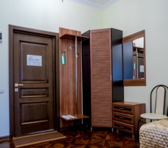 Трёхместная семейная студия с красивым видом из окна в Льгов