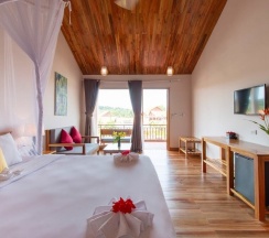 Четырёхместный номер Superior с видом на сад в La Casa Resort