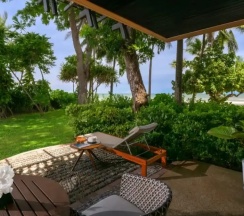 Двухместный номер Deluxe с террасой с видом на море двуспальная кровать в Anantara Hua Hin Resort