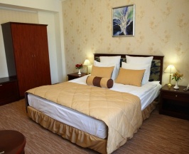 Двухместный полулюкс (двуспальная кровать) в Golden Dragon Hotel & Spa