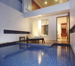 Pool вилла с лифтом в La Flora Resort Patong
