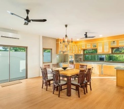 Семейная вилла с 5 комнатами с красивым видом из окна в Happy Family Villa 2