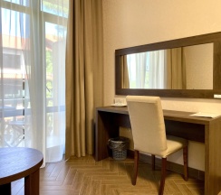 Четырёхместный номер Superior с балконом и с видом на море в Solo