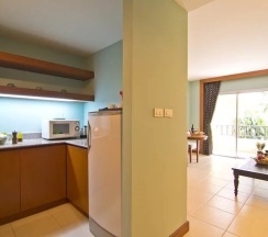 Четырёхместный семейный люкс с 2 комнатами с видом на сад в Green Park Resort