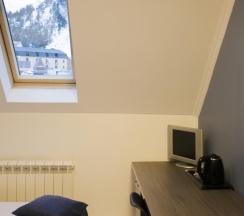 Номер стандарт с 1 двуспальной кроватью (мансарда) в Альпина