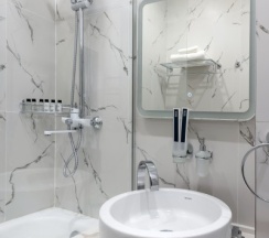 Делюкс в V Hotel&Rooftop lounge