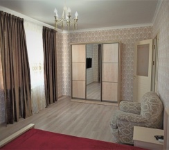 М.Горького 85Б. 1-комн.кв., 2-этаж, 87 в АнтиОтель