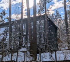 Двухэтажный номер люкс  36м²  в панорамном  триплексе для 2-4 гостей в Август