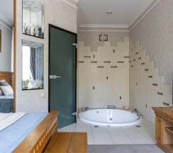 Люкс в Голден отель