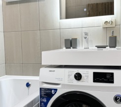 Коттедж c 1 комнатой с видом на горы в Grey house