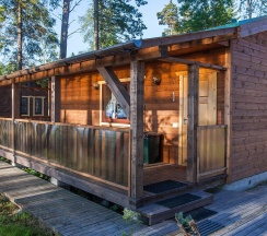 Коттедж стандарт с 2 односпальными и 2 двуспальными кроватями в На ладони