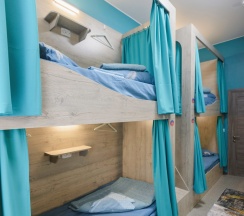 Кровать в общем номере в Евражки