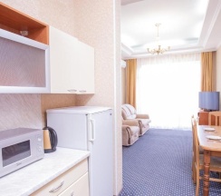 Арт-Люкс (Люкс с балконом) в Альмира By Orion Hotels