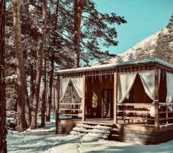 Шале с террасой №2 с красивым видом из окна в Mount House