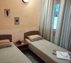 2-комнатный номер стандарт с 2 односпальными и 1 двуспальной кроватью в Пальма