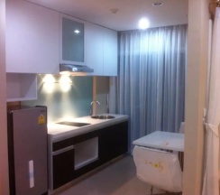 Двухместный номер Standard с балконом двуспальная кровать в The Scene Condo By The Rich