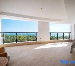Люкс с видом на воду в Tangla Hotel Sanya