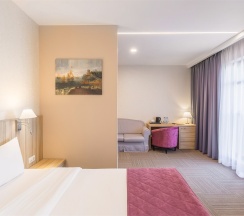 Джуниор Сюит в Harbor Club Hotel