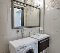 Двухместные апартаменты 9 с кухней с видом на море двуспальная кровать в Exclusive Hotel&Apartments