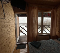 Семейный коттедж с балконом и с красивым видом из окна в Villa Natella