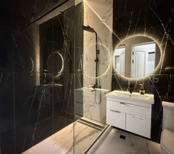 Современный пентхаус с панорамными окнами и террасой мечты, видом на море! в Как Дома 05