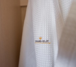3-местный номер улучшенный в Grand Elite