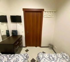 Двухместный номер Budget no window 2 отдельные кровати в Аристократ