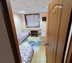Трехместный номер с 3 односпальными кроватями в Хостел123