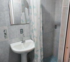 Комната стандарт с 1 двуспальной кроватью и балконом в Людмила