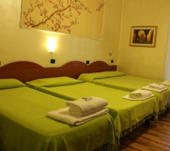 Четырёхместный номер Standard в Hotel America