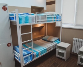 Кровать в 8-местном общем номере (с завтраком) в Домино