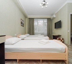 Четырёхместная комната с раздельными кроватями в Чайка